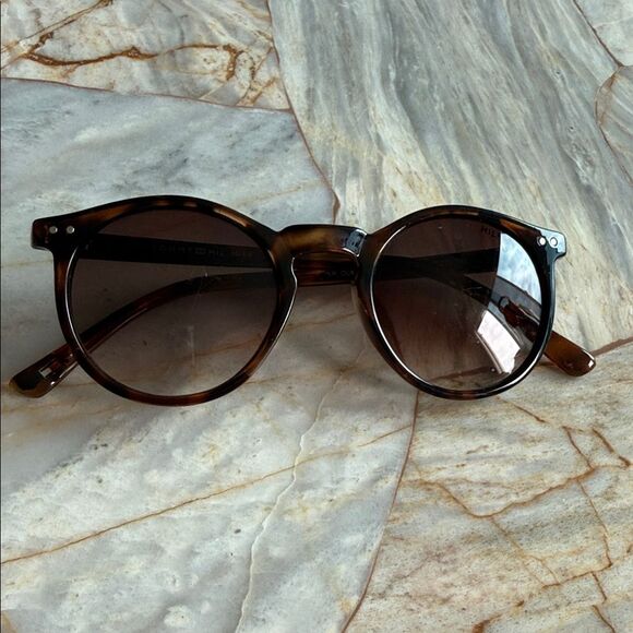 Tommy Hilfiger Brown Sunglasses